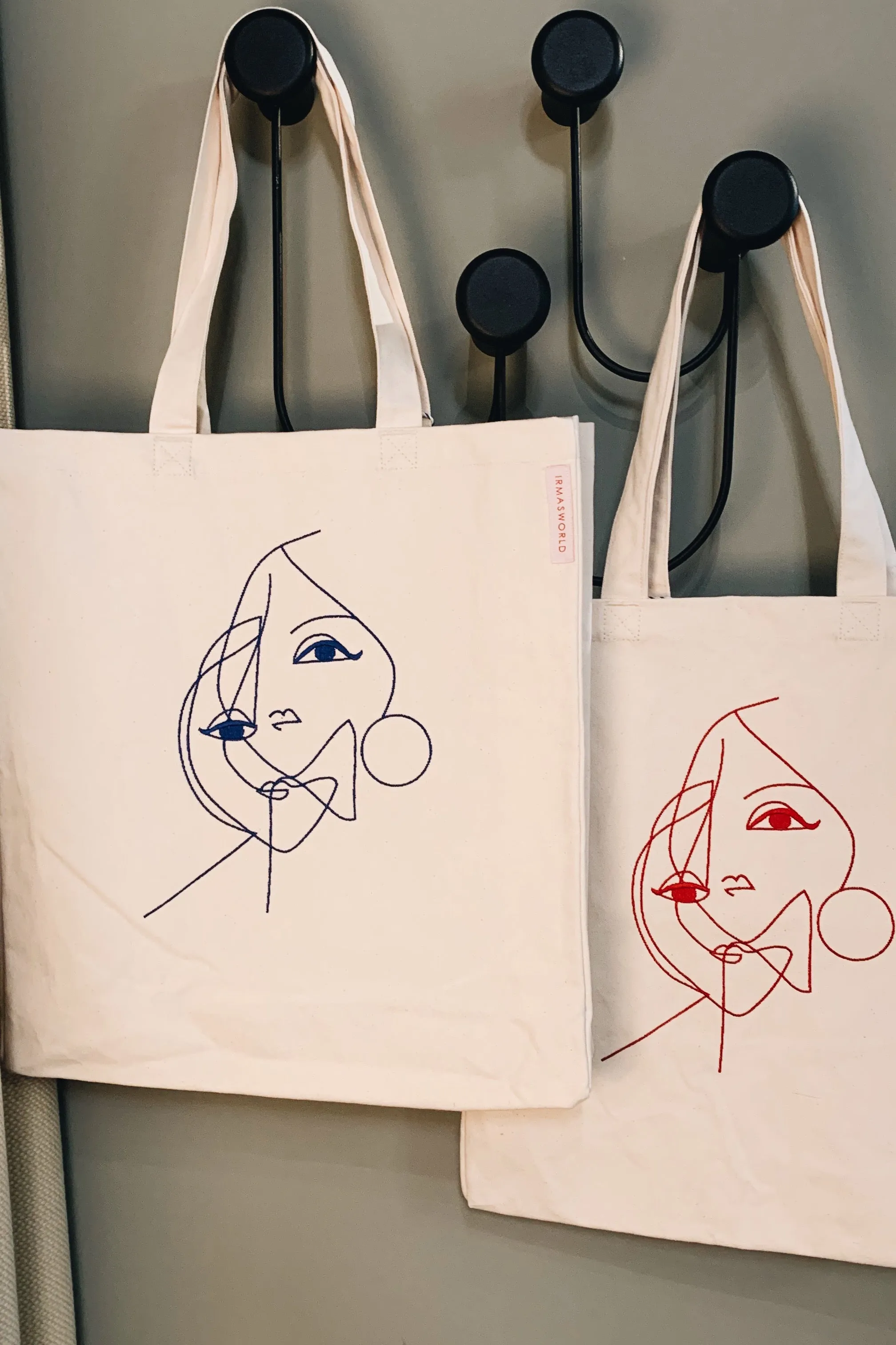 Embroidered organic canvas bag "two faces" blue
