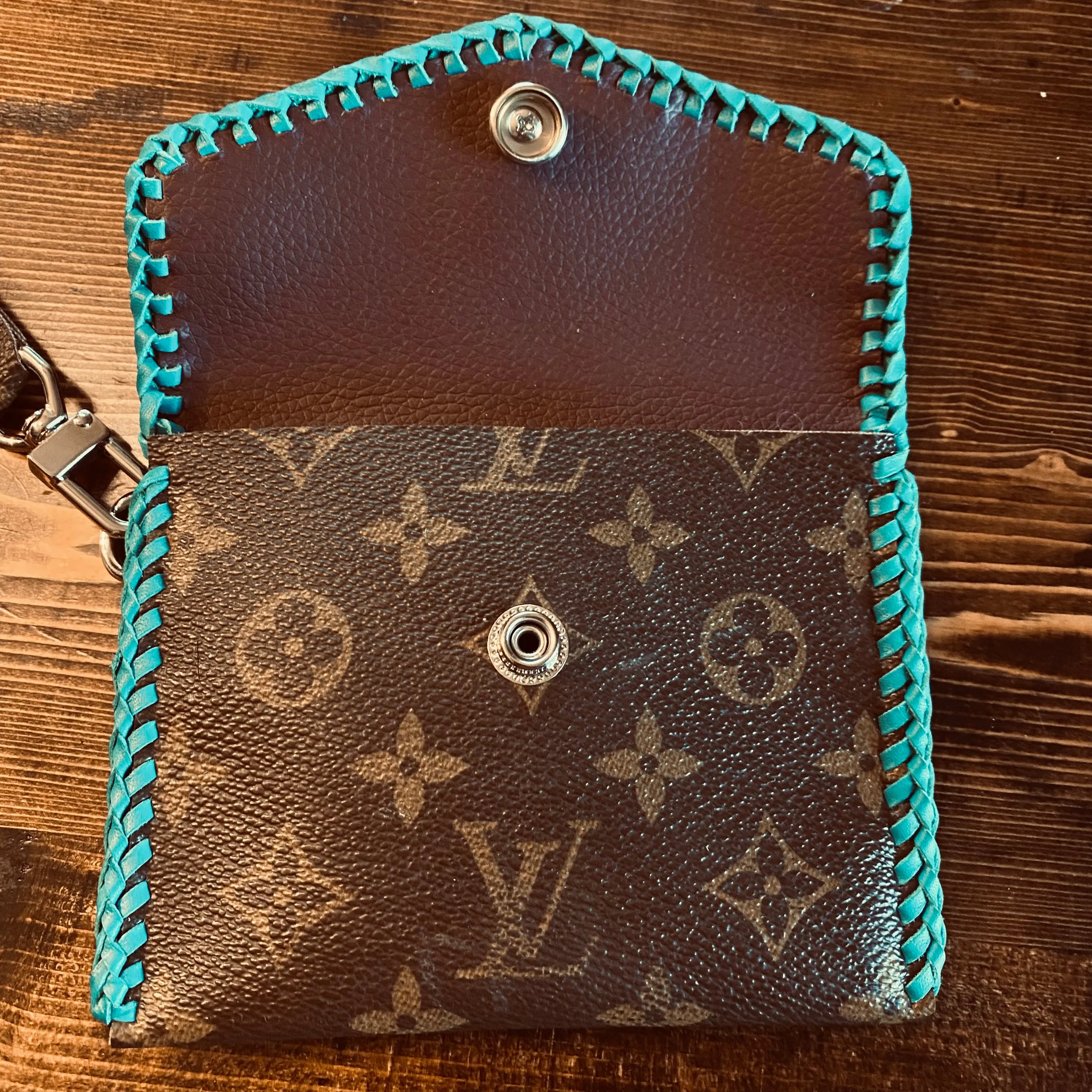 The Cardinal - Turquoise Vintage Card Holder/Wallet/Keychain