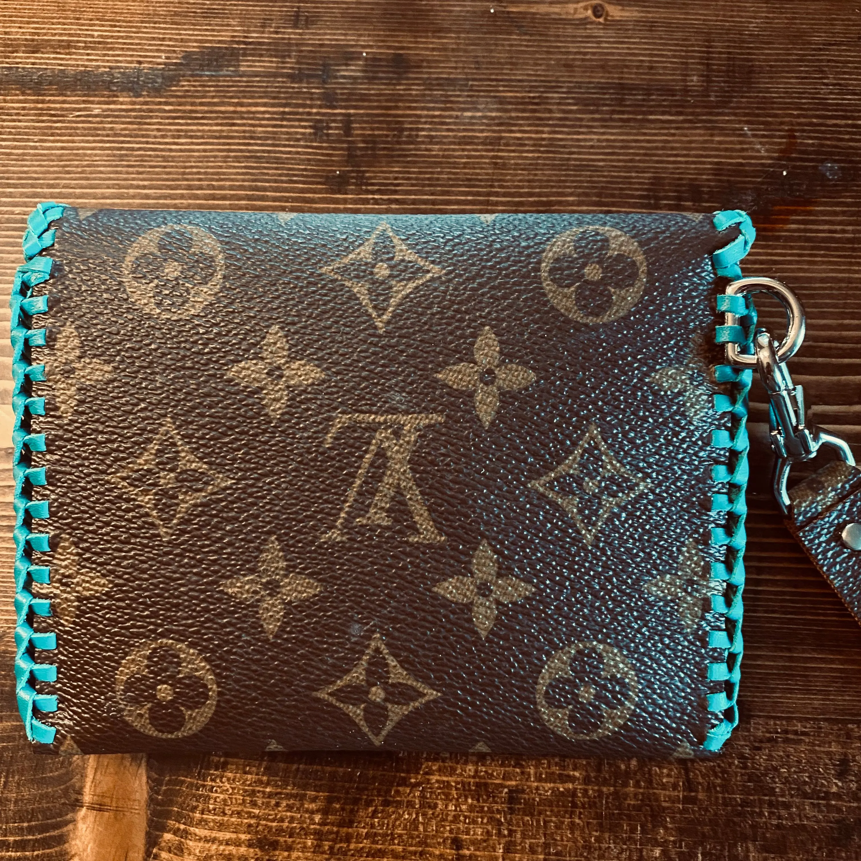 The Cardinal - Turquoise Vintage Card Holder/Wallet/Keychain